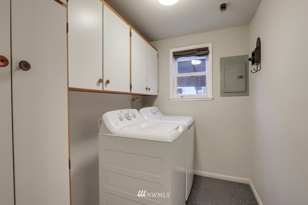 152 Southwest 115th Street Seattle, WA 98146 - Photo 11 of 24 Gallery Image 11