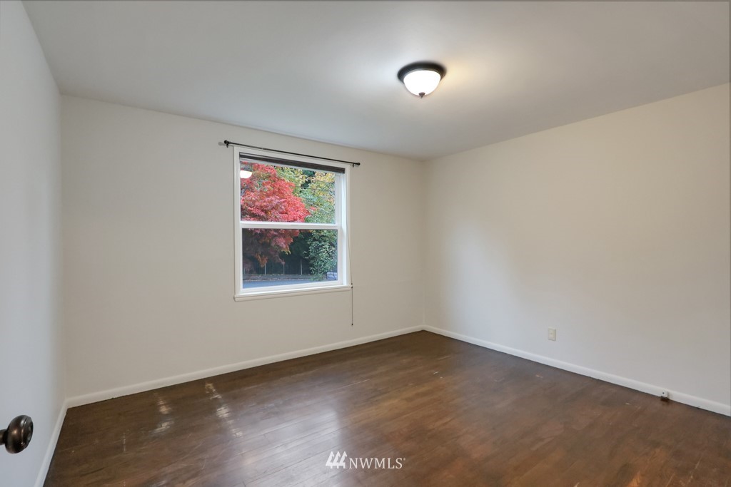 152 Southwest 115th Street Seattle, WA 98146 - Photo 8 of 24 Gallery Image 8