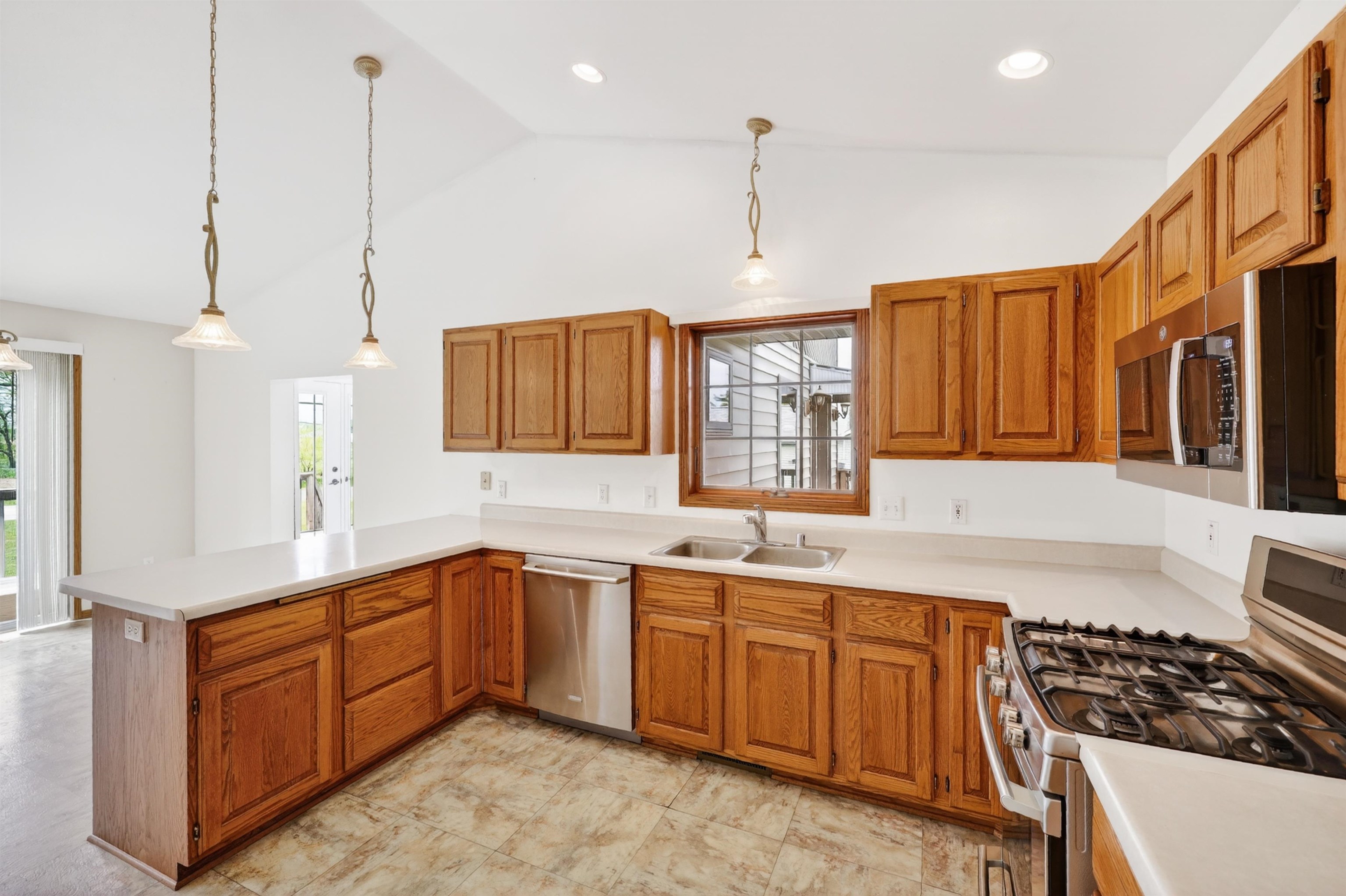 3781 Token Road DeForest, WI 53532 - Photo 9 of 33
