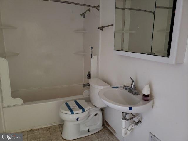 200 Cresswell Road Baltimore, MD 21225 - Photo 13 of 24 Bathroom