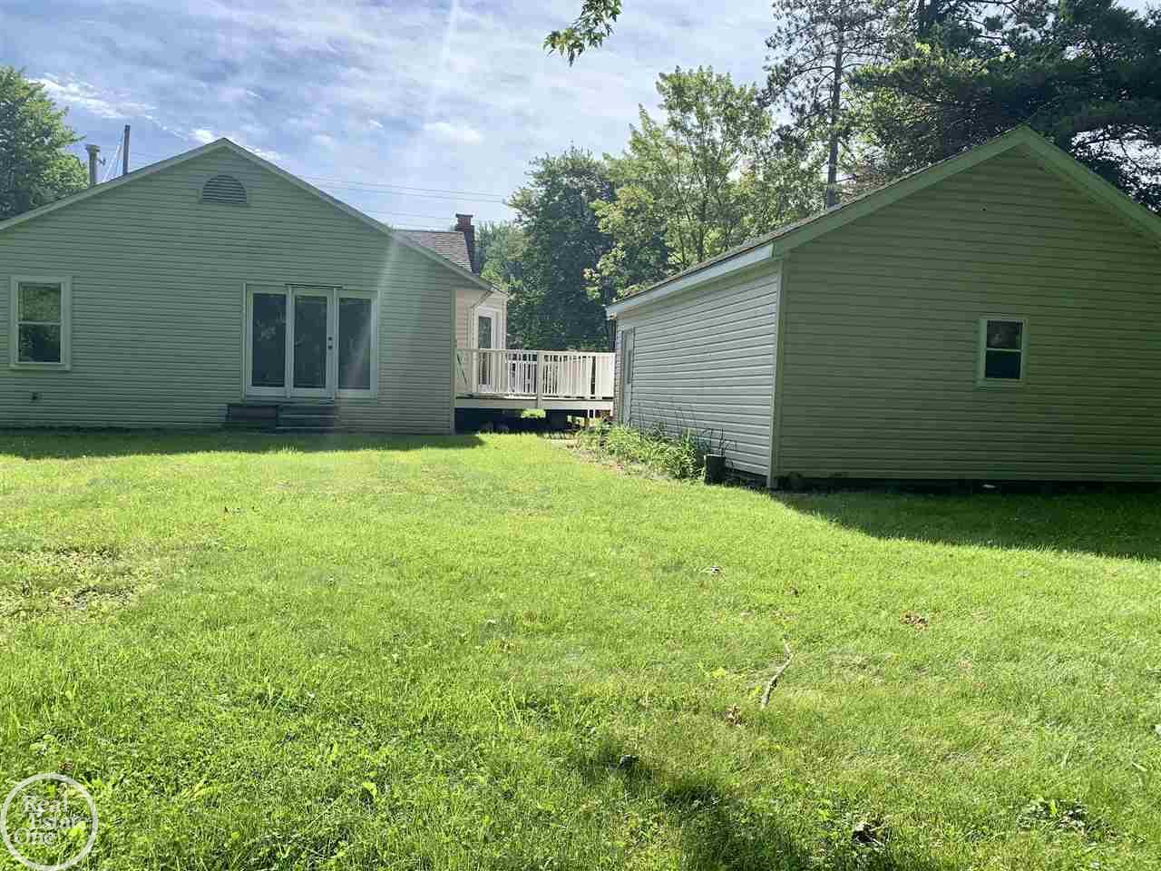 2715 Michigan Road Port Huron, MI 48060 - Photo 6 of 25 50045815-5.JPG