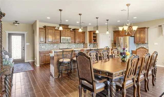 $565,000 | 6025 Garden Court, Corpus Christi, TX 78414