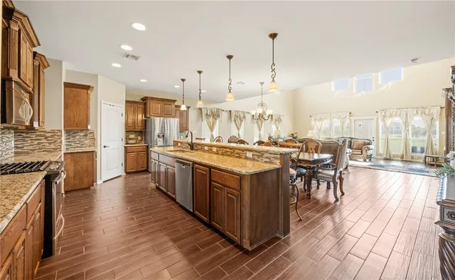 $565,000 | 6025 Garden Court, Corpus Christi, TX 78414