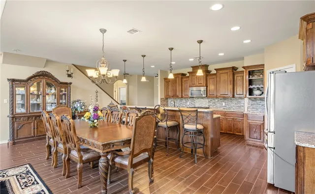 $565,000 | 6025 Garden Court, Corpus Christi, TX 78414