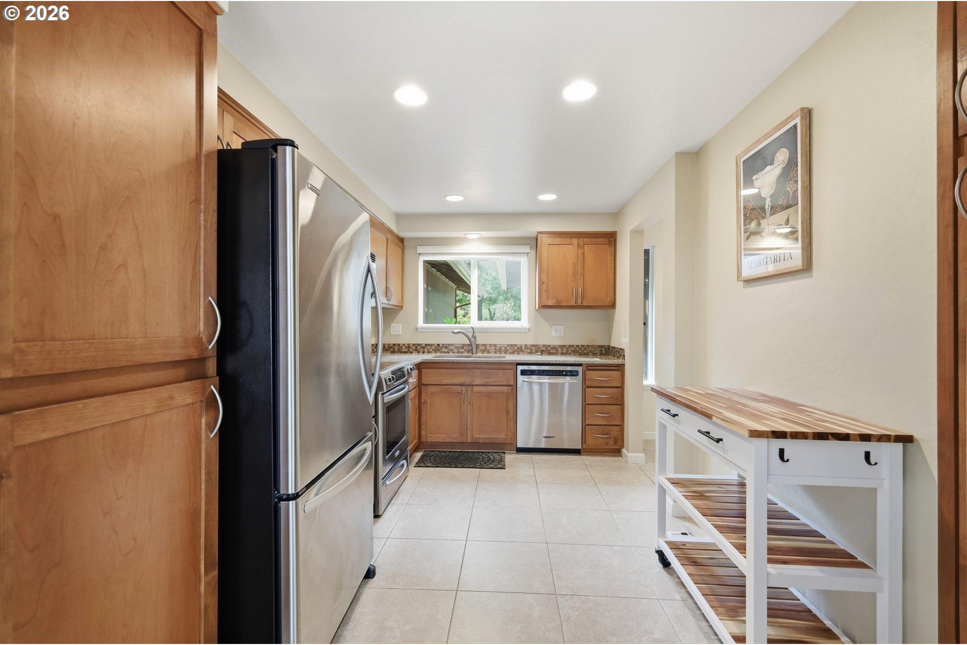 2204 Ridgeway Drive Eugene, OR 97401 - Photo 12 of 40 Gallery Image 12