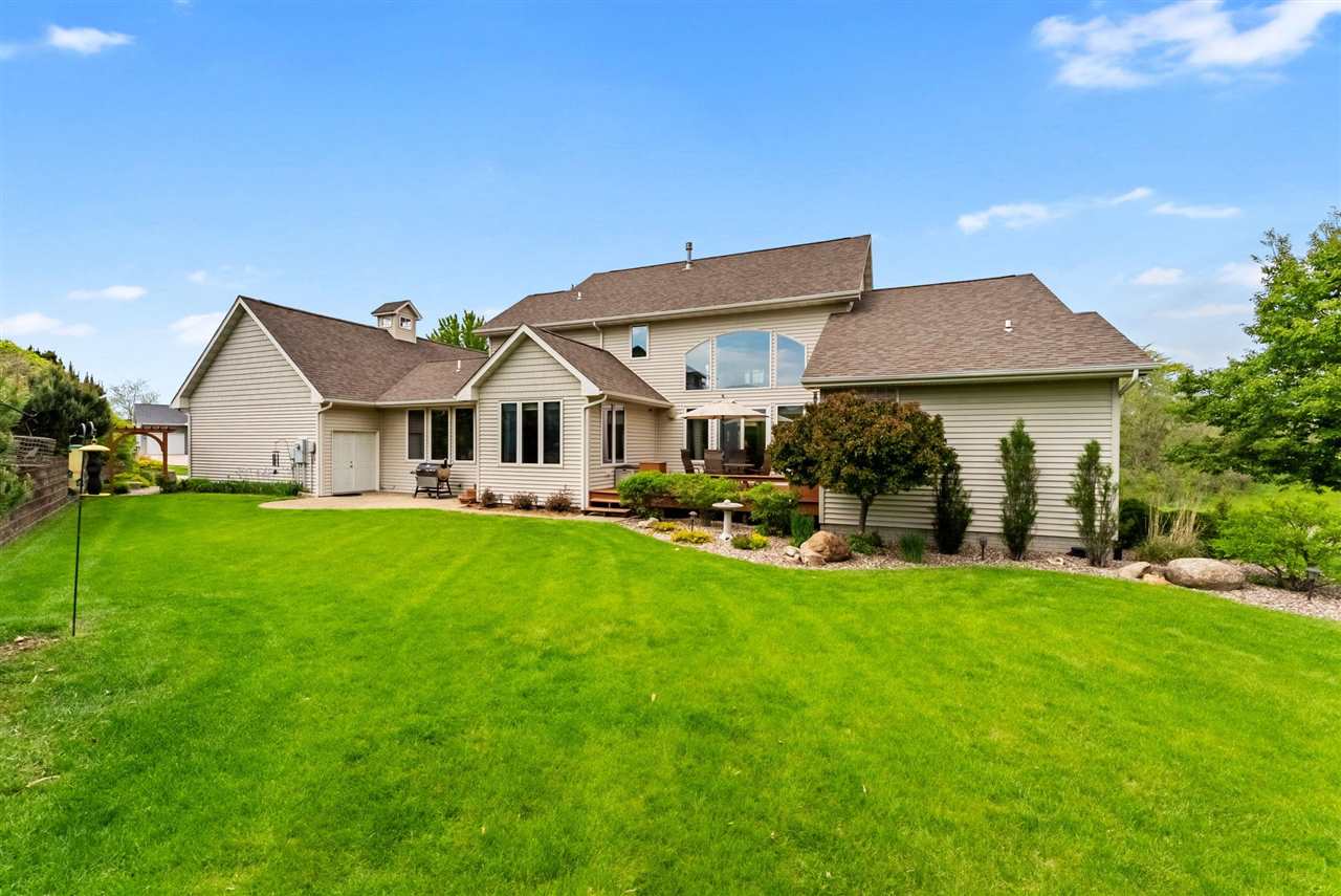 1402 Ridgeview Court Washington, IA 52353 - Photo 3 of 54 Gallery Image 3
