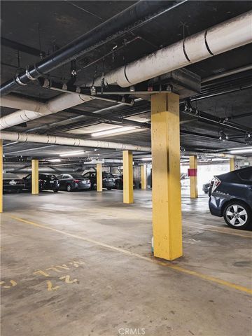 $3,620 | 11162 Camarillo Street, Unit 309, North Hollywood, CA 91602