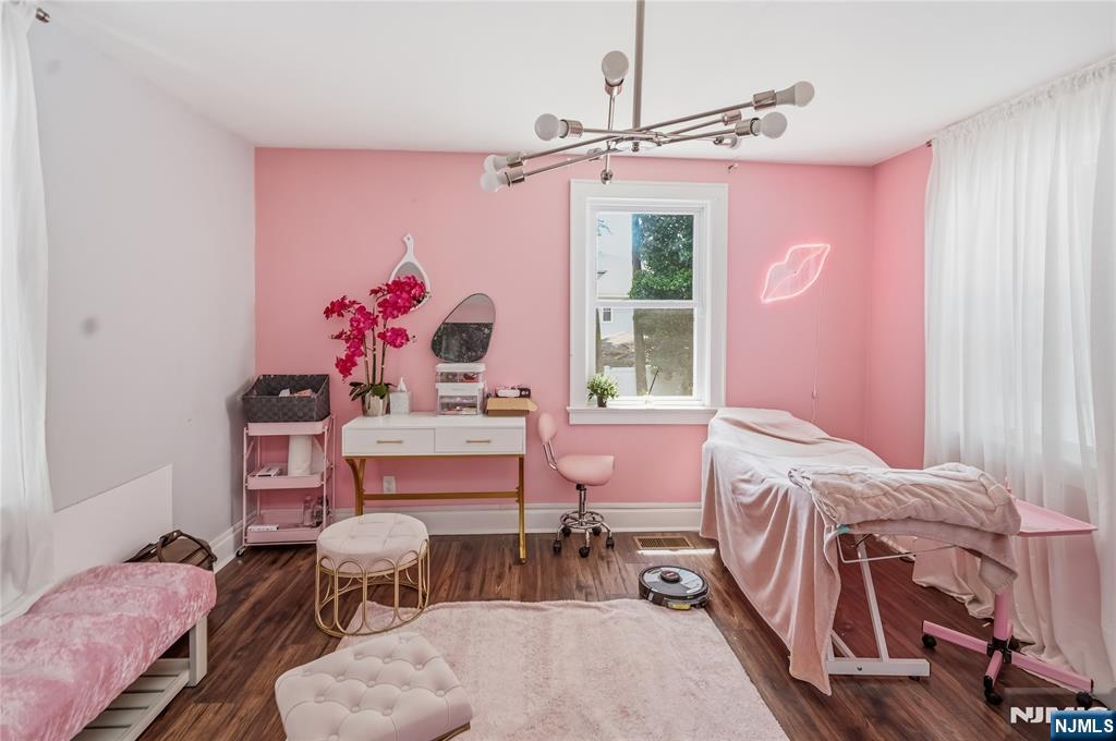 283 Hamilton Place Hackensack, NJ 07601 - Photo 10 of 23