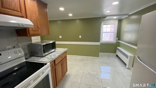 $1,675 | 214 Columbia Street, Unit 2, New Britain, CT 06052