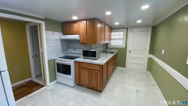 $1,675 | 214 Columbia Street, Unit 2, New Britain, CT 06052