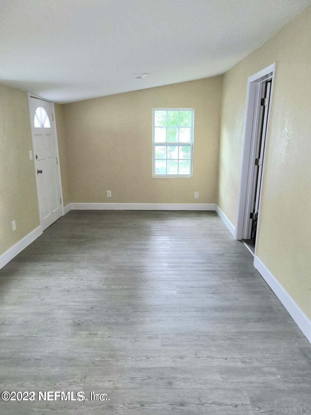 803 Rushing Street Jacksonville, FL 32209 - Photo 3 of 10 20220609221819127720000000-o
