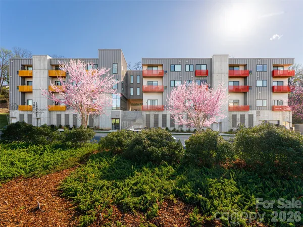 $420,000 | 68 Craven Street, Unit 304, Asheville, NC 28806
