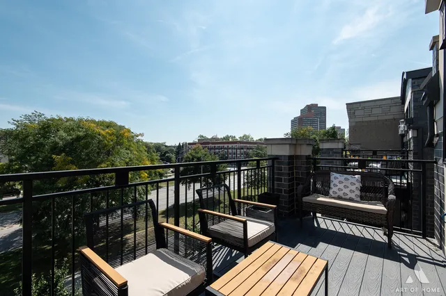 $555,000 | 3914 South King Drive, Unit 3S, Chicago, IL 60653