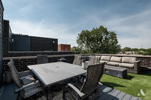 $555,000 | 3914 South King Drive, Unit 3S, Chicago, IL 60653