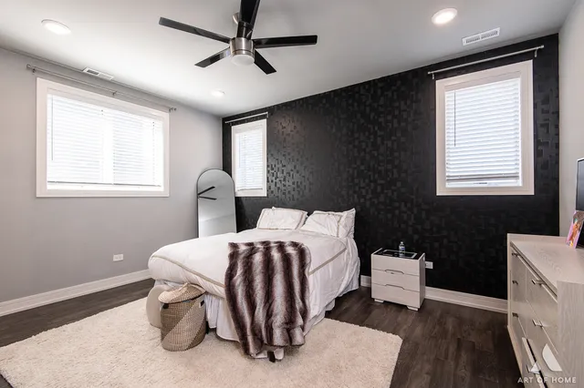 $555,000 | 3914 South King Drive, Unit 3S, Chicago, IL 60653