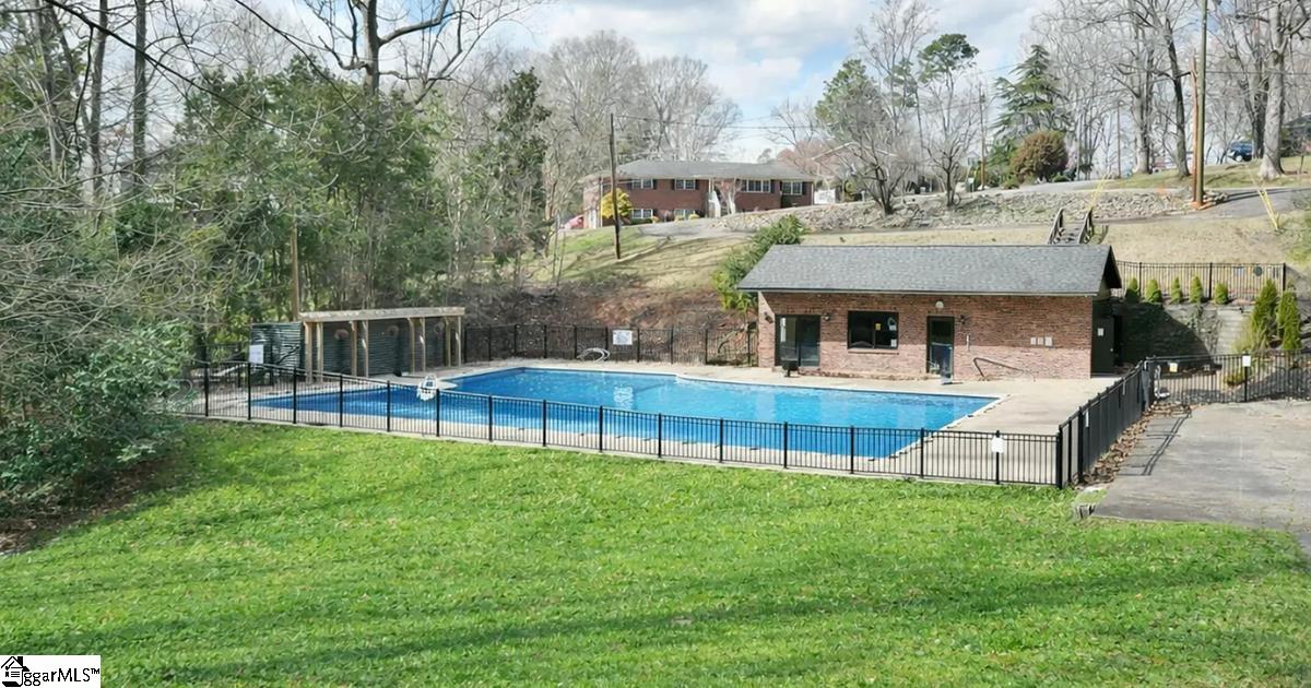 223 Covington Road Greenville, SC 29617 - Photo 5 of 30 Gallery Image 5