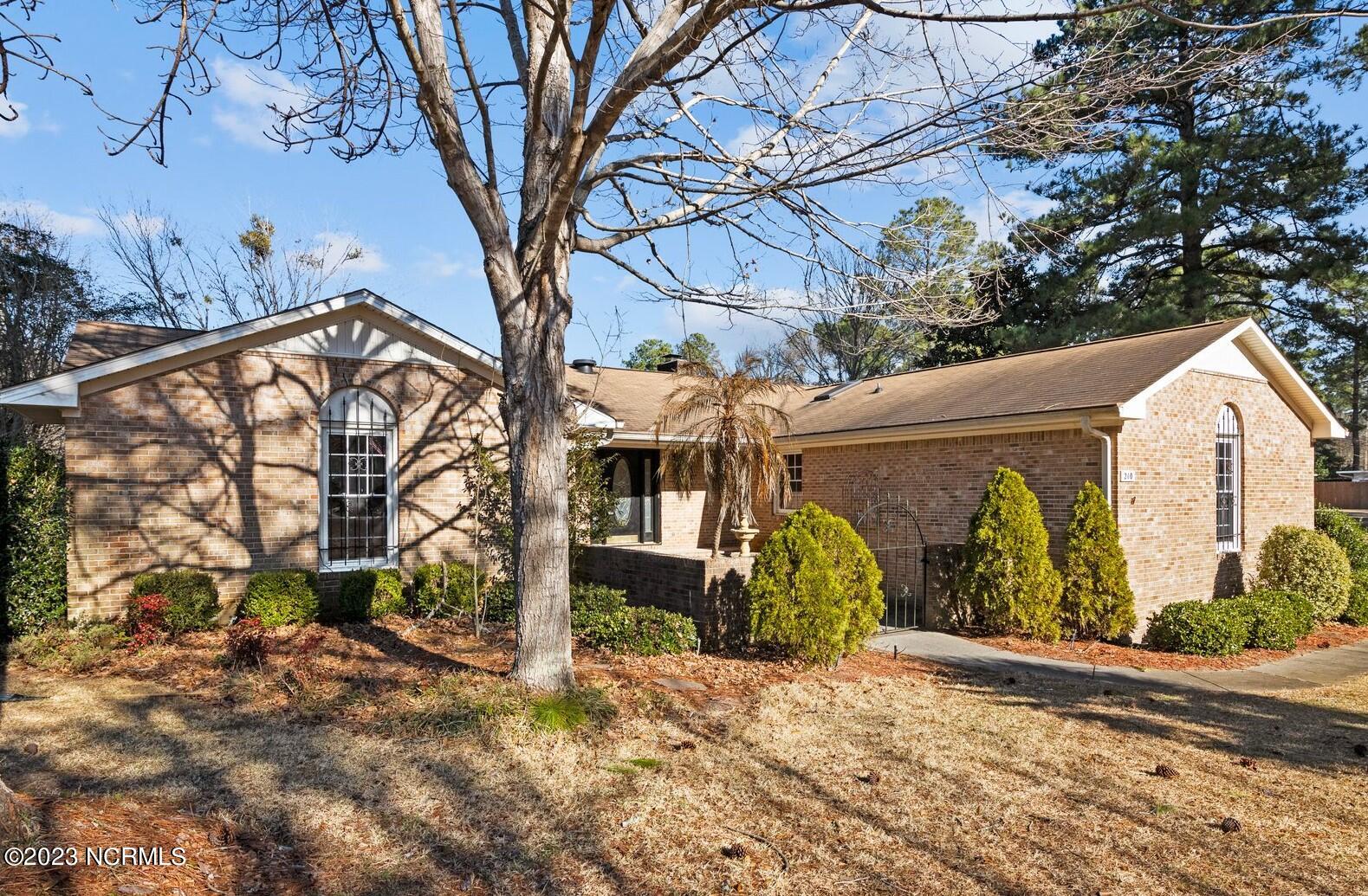 210 Rockledge Road New Bern, NC 28562 - Photo 1 of 32 Spacious Brick Home
