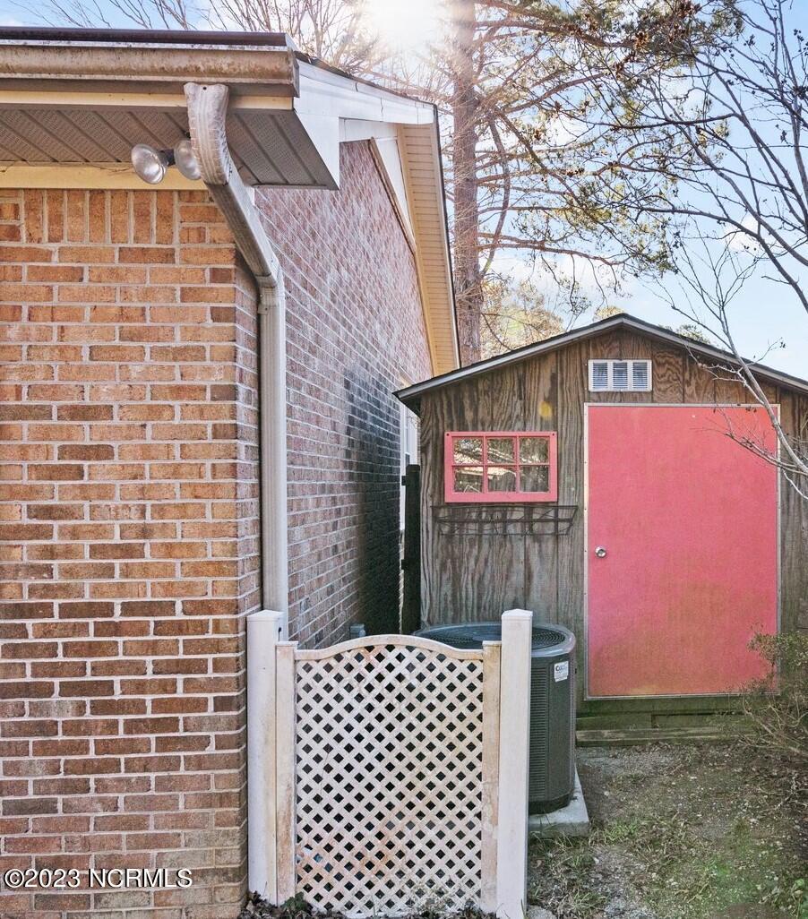 210 Rockledge Road New Bern, NC 28562 - Photo 26 of 32 Garden Shed