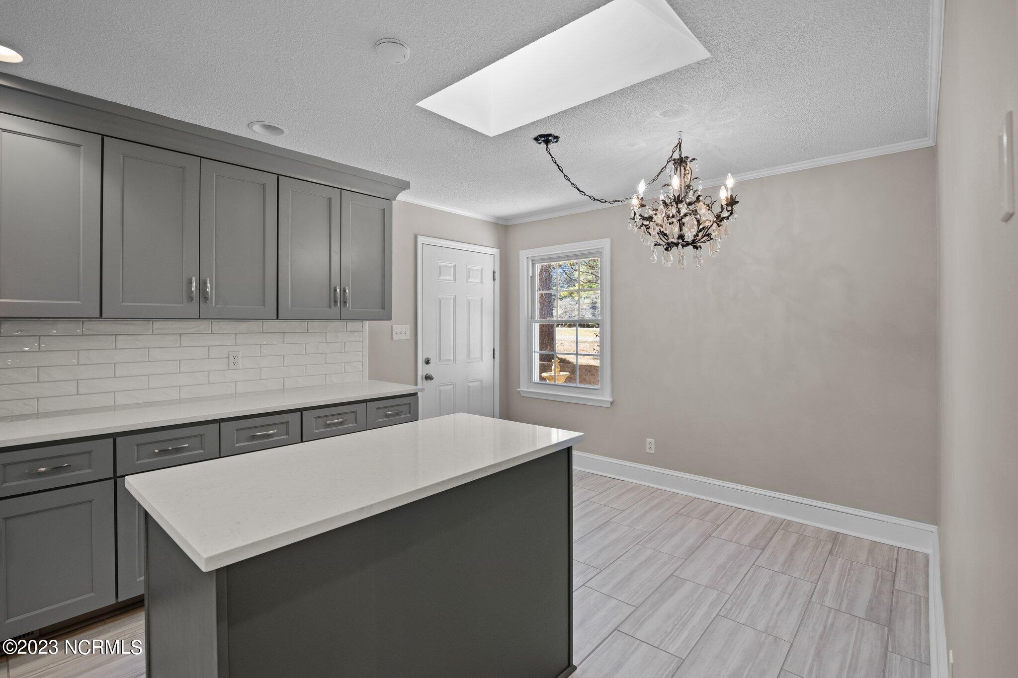 210 Rockledge Road New Bern, NC 28562 - Photo 10 of 32 Kitchen