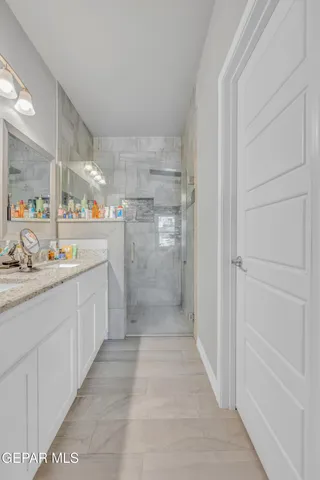 a view of entryway and hall