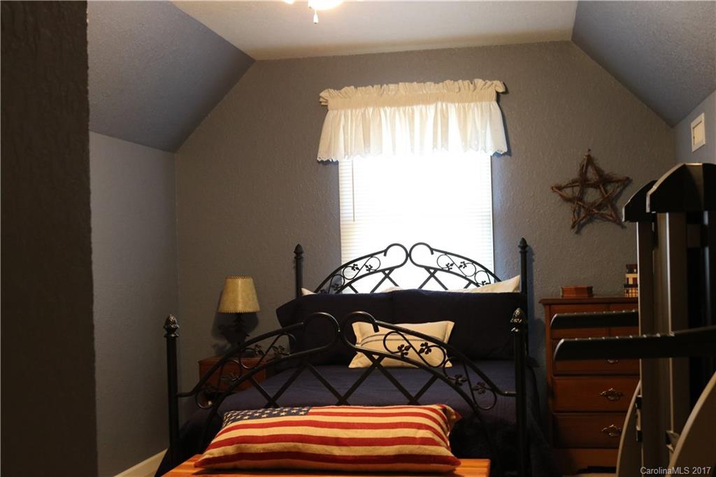 79 Harris Road Fairview, NC 28730 - Photo 9 of 14 Gallery Image 9