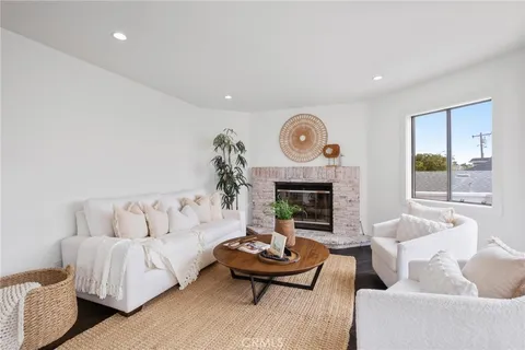 $1,399,000 | 217 South Helberta Avenue, Unit 3, Redondo Beach, CA 90277