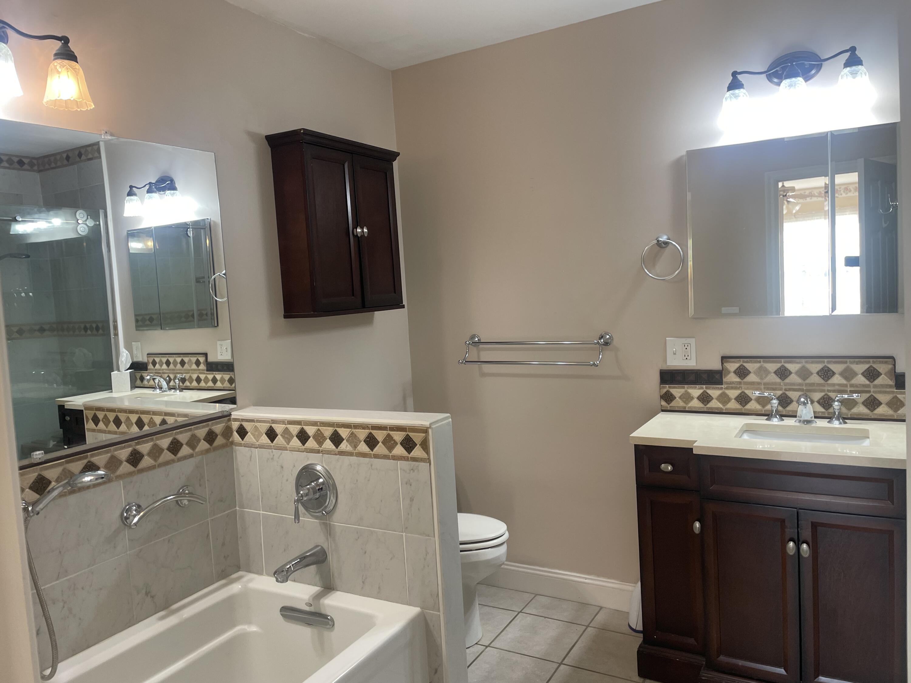 4 Kavanaugh Road, Unit 4 Old Orchard Beach, ME 04064 - Photo 17 of 38 Full Bath