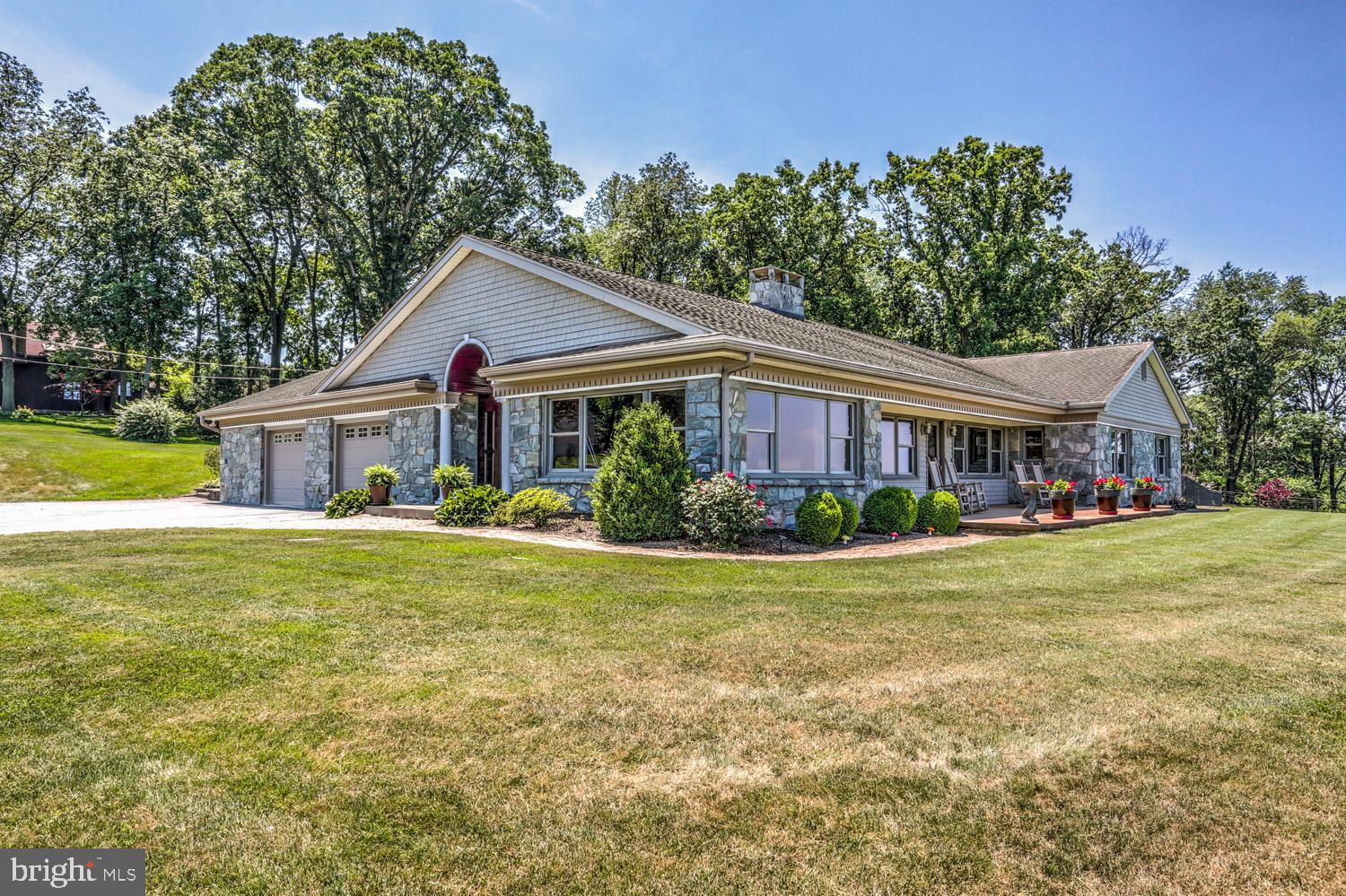 121 Ebersole Road Ephrata, PA 17522 - Photo 2 of 89 Gallery Image 2