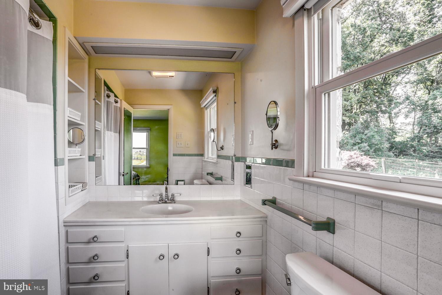121 Ebersole Road Ephrata, PA 17522 - Photo 30 of 89 Master Bath
