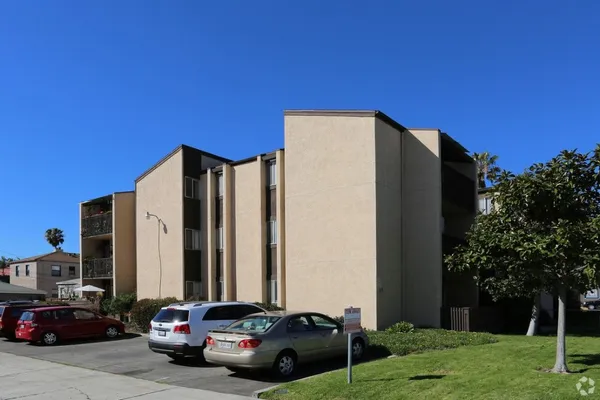 $1,551 | 4820 Cass Street, San Diego, CA 92109