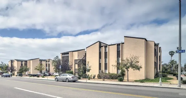 $1,551 | 4820 Cass Street, San Diego, CA 92109