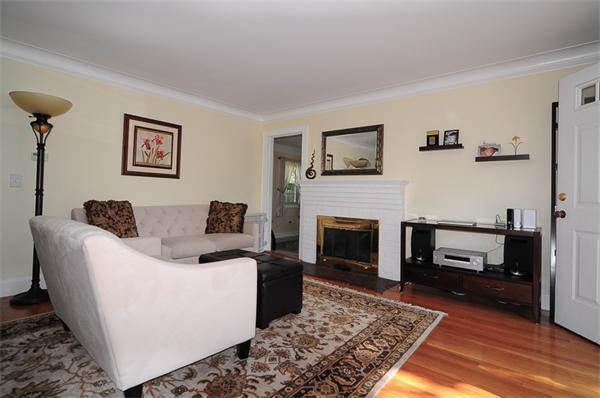 7 Melvin Road Natick, MA 01760 - Photo 4 of 16