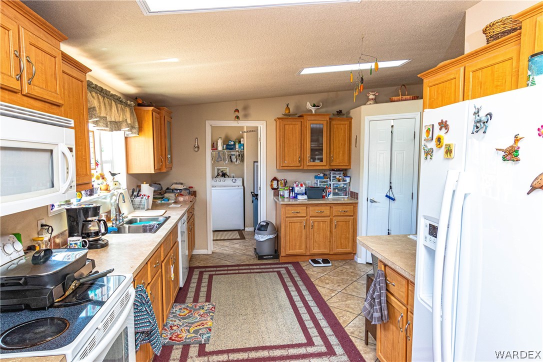 11272 Bennie Road Yucca, AZ 86438 - Photo 12 of 34