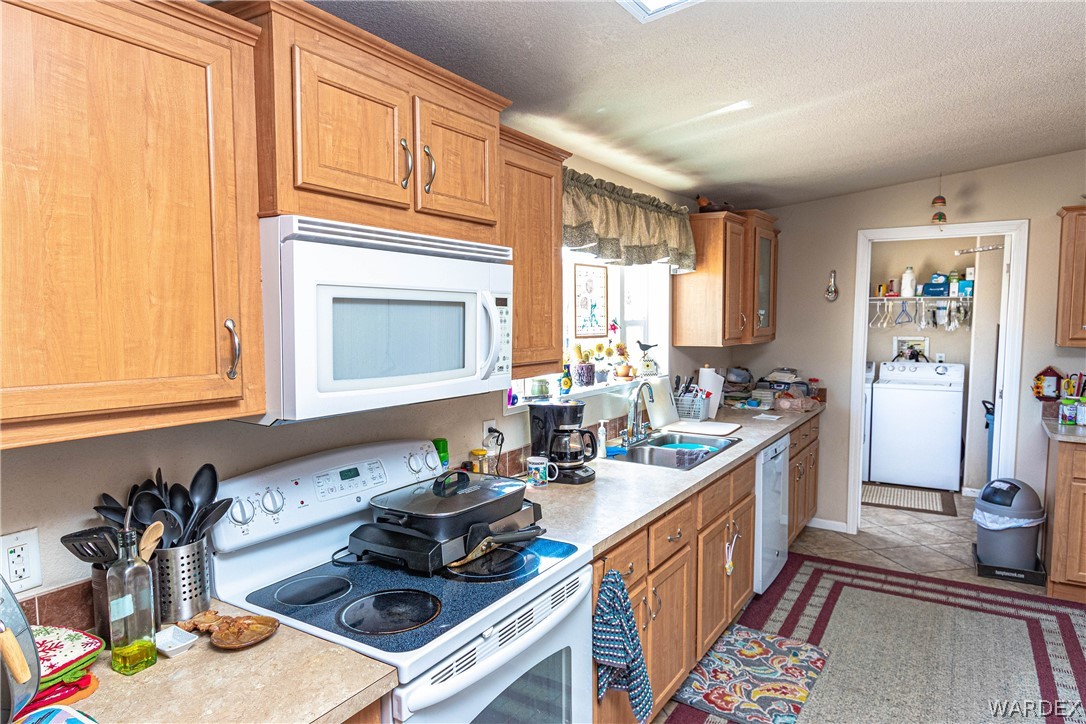 11272 Bennie Road Yucca, AZ 86438 - Photo 13 of 34