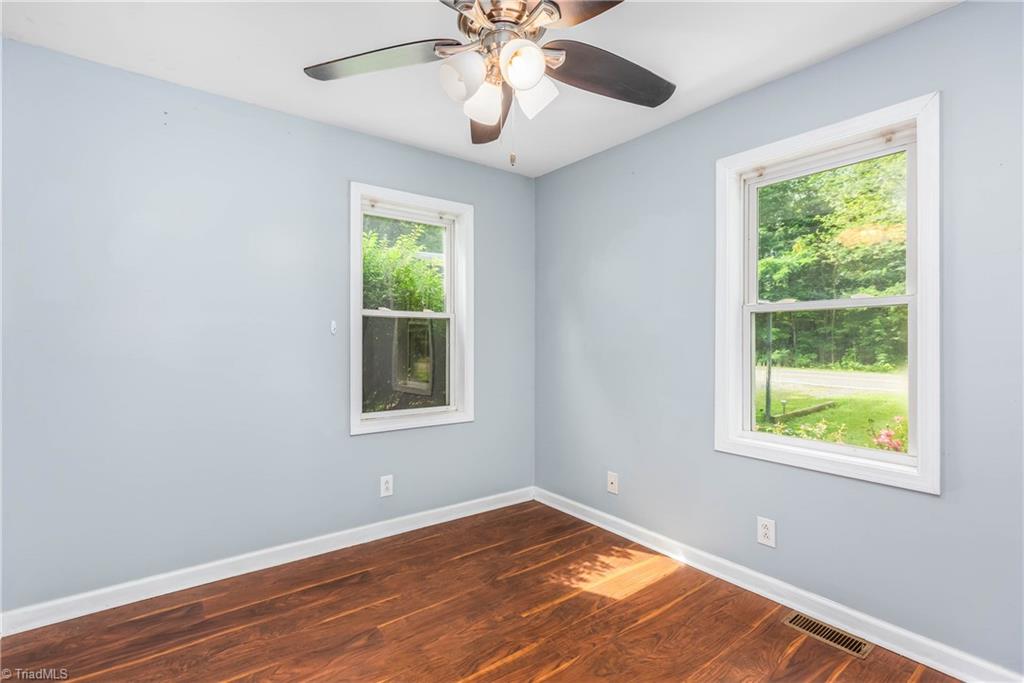 1093 Gordon Road Pinnacle, NC 27043 - Photo 15 of 35