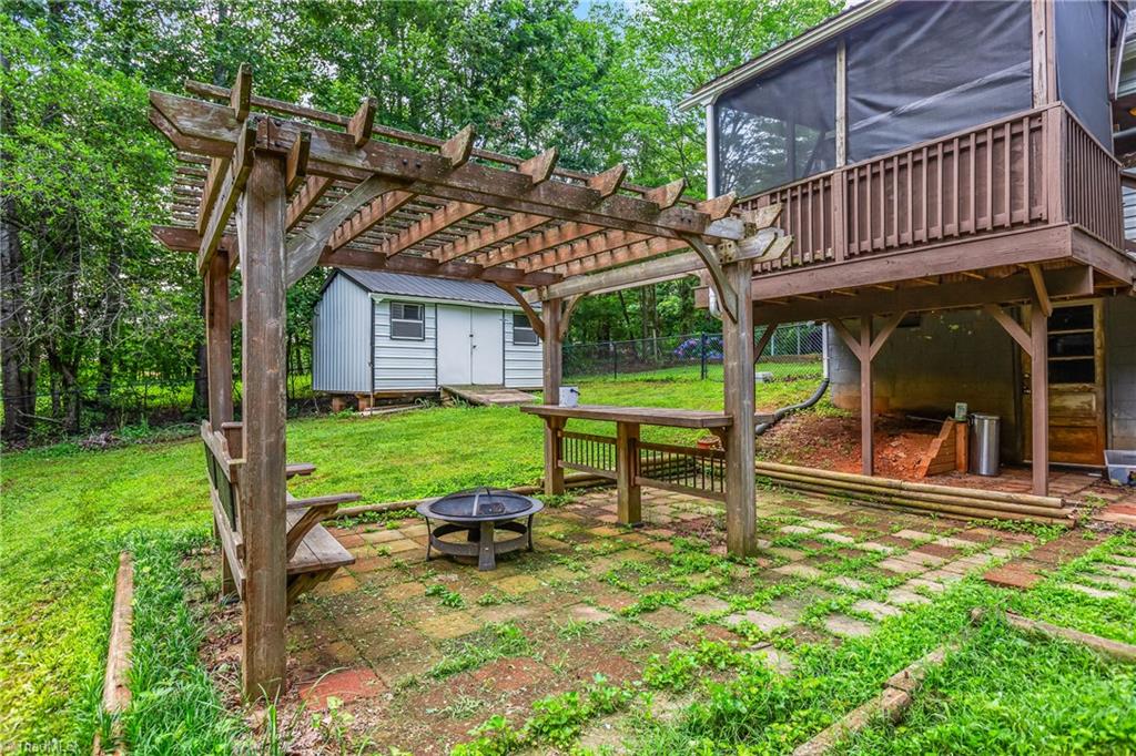 1093 Gordon Road Pinnacle, NC 27043 - Photo 24 of 35