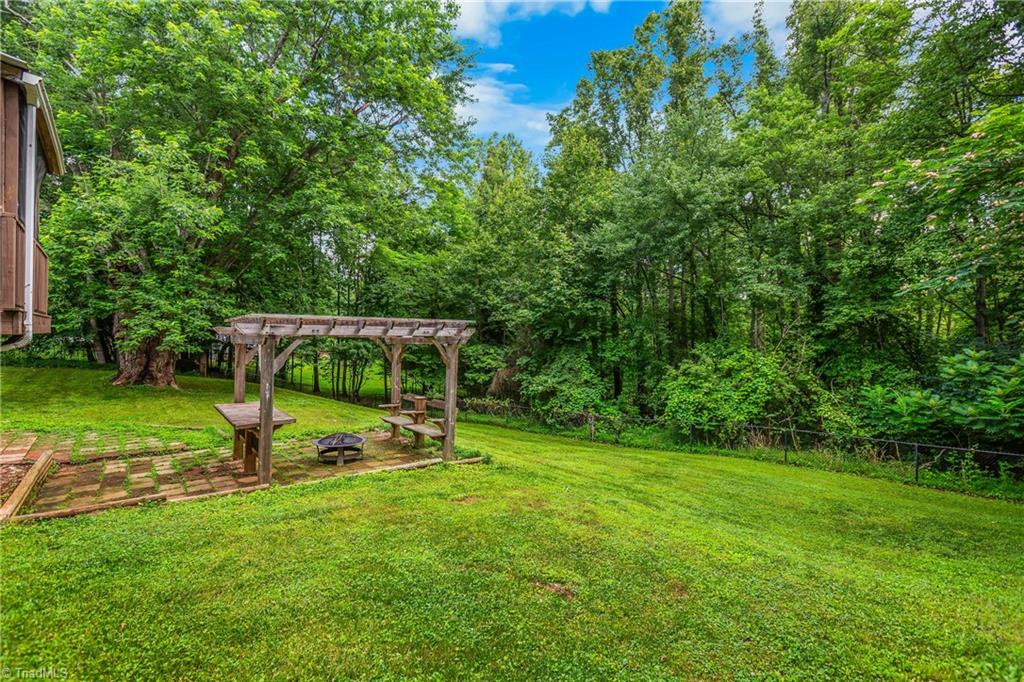 1093 Gordon Road Pinnacle, NC 27043 - Photo 27 of 35