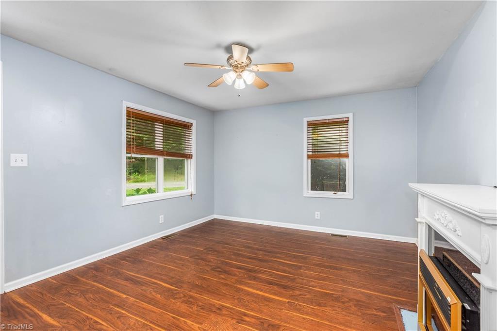 1093 Gordon Road Pinnacle, NC 27043 - Photo 6 of 35