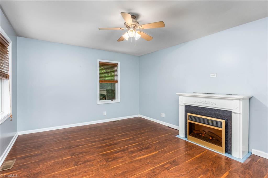 1093 Gordon Road Pinnacle, NC 27043 - Photo 7 of 35