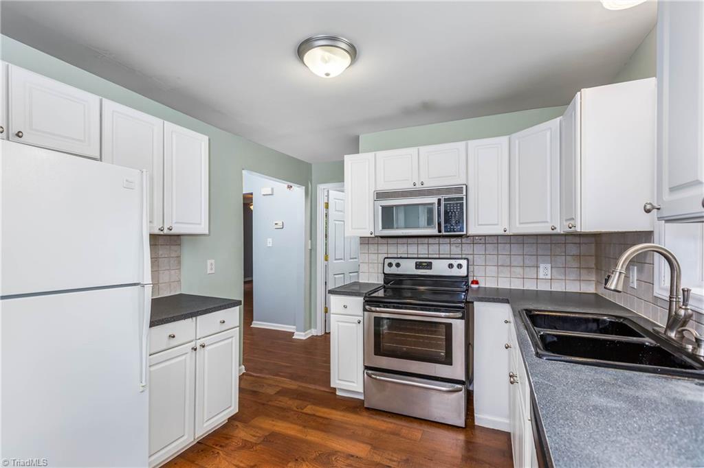 1093 Gordon Road Pinnacle, NC 27043 - Photo 10 of 35