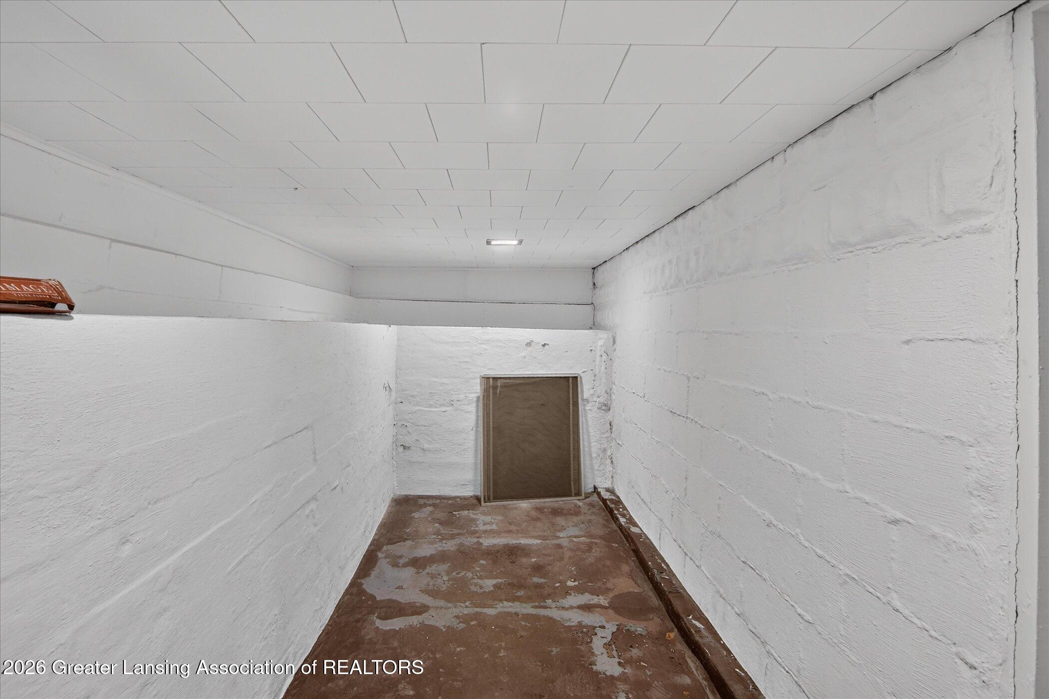 709 Rock Street Jackson, MI 49202 - Photo 35 of 53 36-709-Rock-St-WindowStill