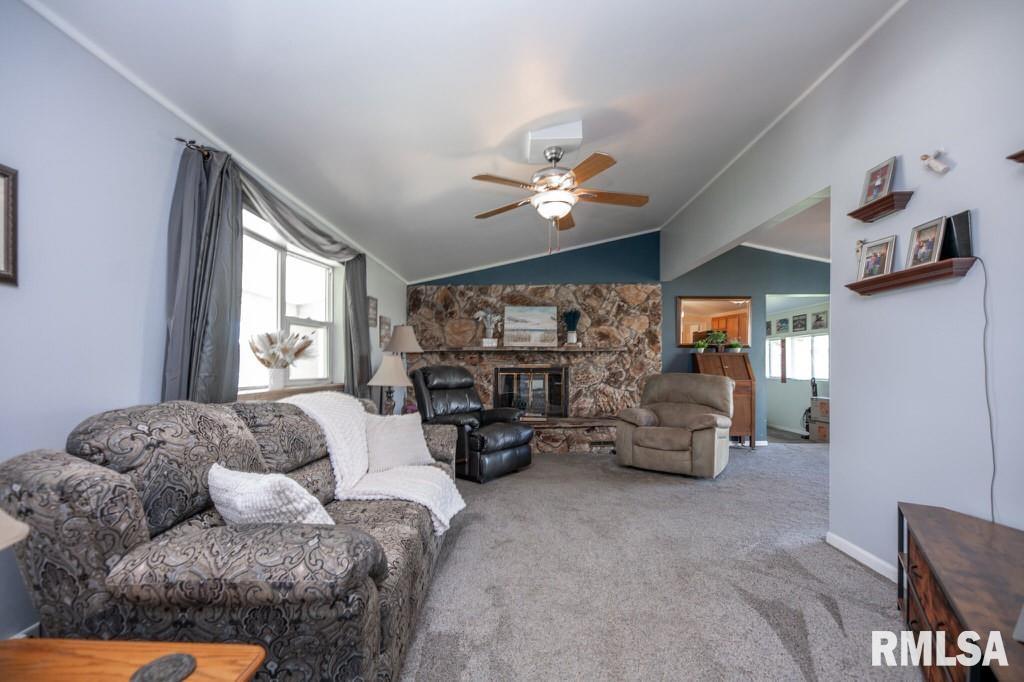 18519 Main Street Trivoli, IL 61569 - Photo 4 of 42