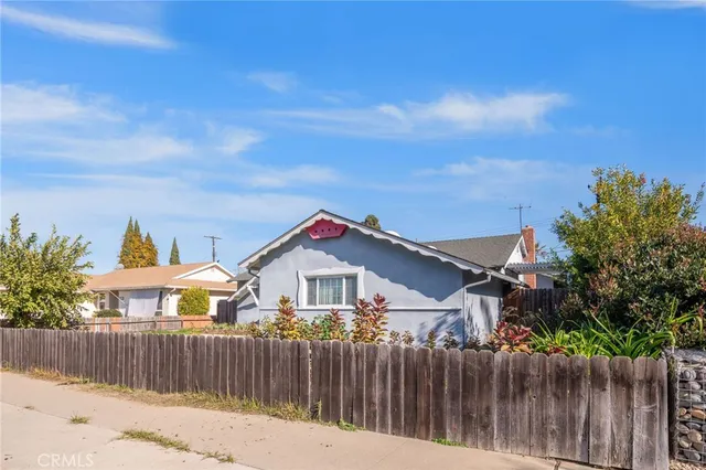 $1,298,000 | 3096 Warren Lane, Costa Mesa, CA 92626