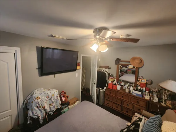 $229,900 | 510 Edgebrook Drive, Houston, TX 77034