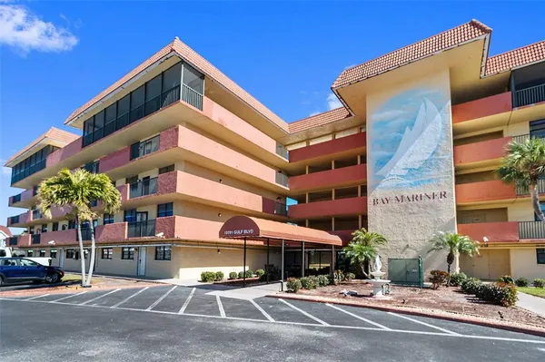 $3,000 | 19701 Gulf Boulevard, Unit 423, Indian Shores, FL 33785