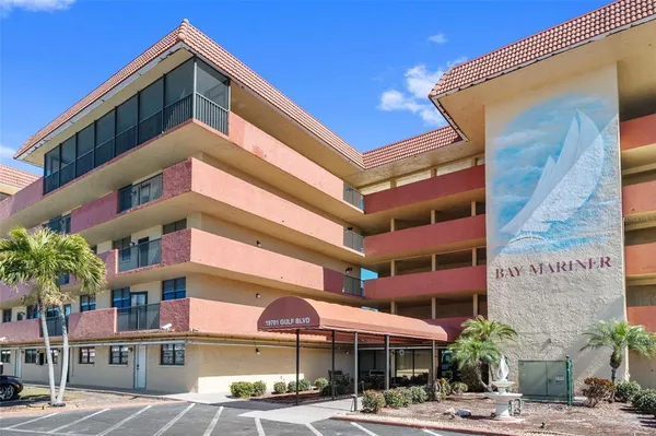 $3,000 | 19701 Gulf Boulevard, Unit 423, Indian Shores, FL 33785