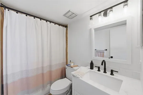 $3,000 | 19701 Gulf Boulevard, Unit 423, Indian Shores, FL 33785