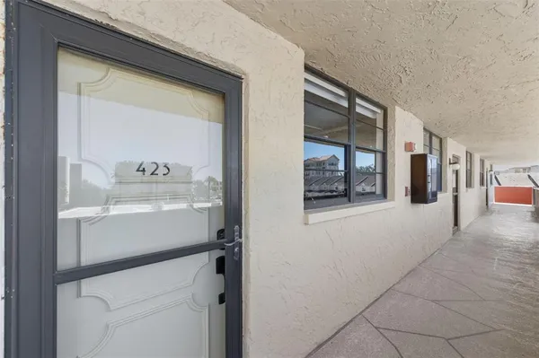 $3,000 | 19701 Gulf Boulevard, Unit 423, Indian Shores, FL 33785