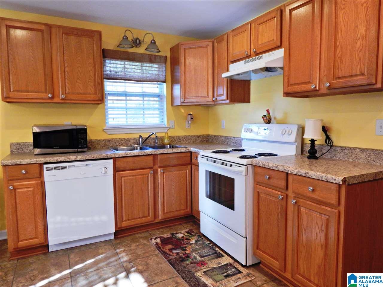 131 Beck Green Road Warrior, AL 35180 - Photo 12 of 35