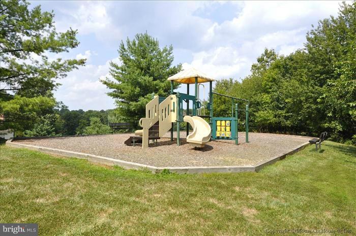 12009 Golf Ridge Court, Unit 202 Fairfax, VA 22033 - Photo 26 of 30 a view of a park